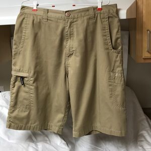 BILLABONG.  34.  Men’s cargo shorts.  Tan.